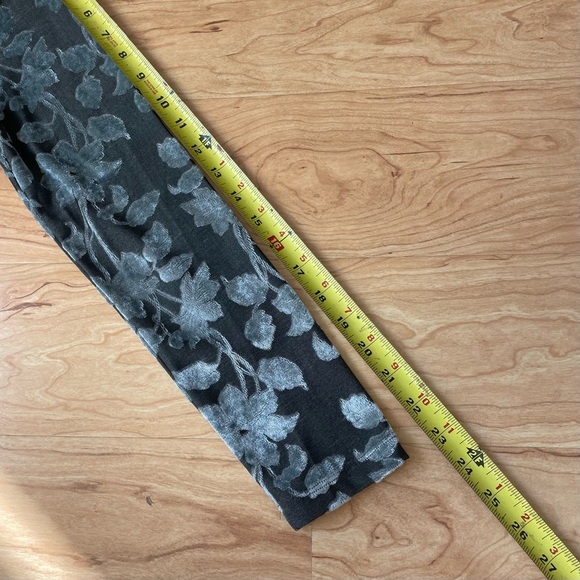 y2k |Nine West| 90s Velvet Flower V-neck pastel baby Blue & Grey Woman’s Size M - Picture 7 of 7